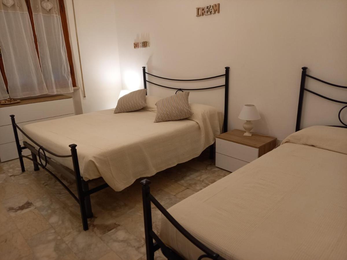 Bilocale Climatizzato A 850M Dalla Spiaggia Casa Katia Marina di Massa Ngoại thất bức ảnh